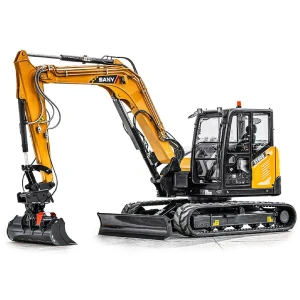 Excavadora compacta Sany SY 80U en acción, con diseño de cola corta y giro reducido, ideal para espacios reducidos.