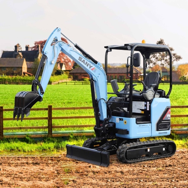 Excavadora Eléctrica SANY SY19E En Trabajo Agricola.